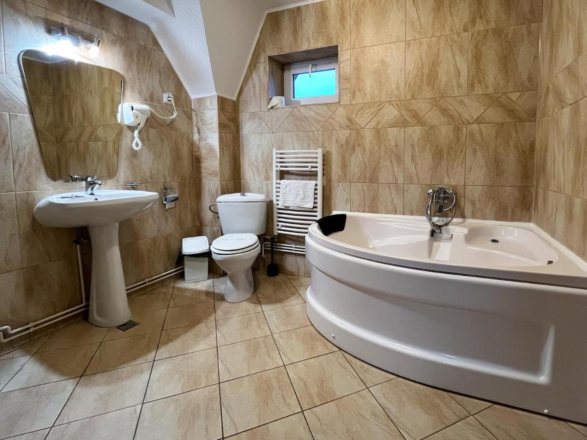 Pensiunea Mirage Tomesti  Екстер'єр фото