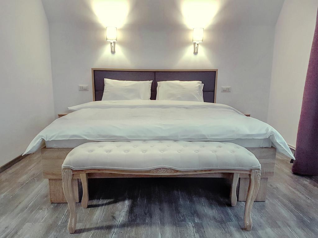 Pensiunea Mirage Tomesti  Екстер'єр фото